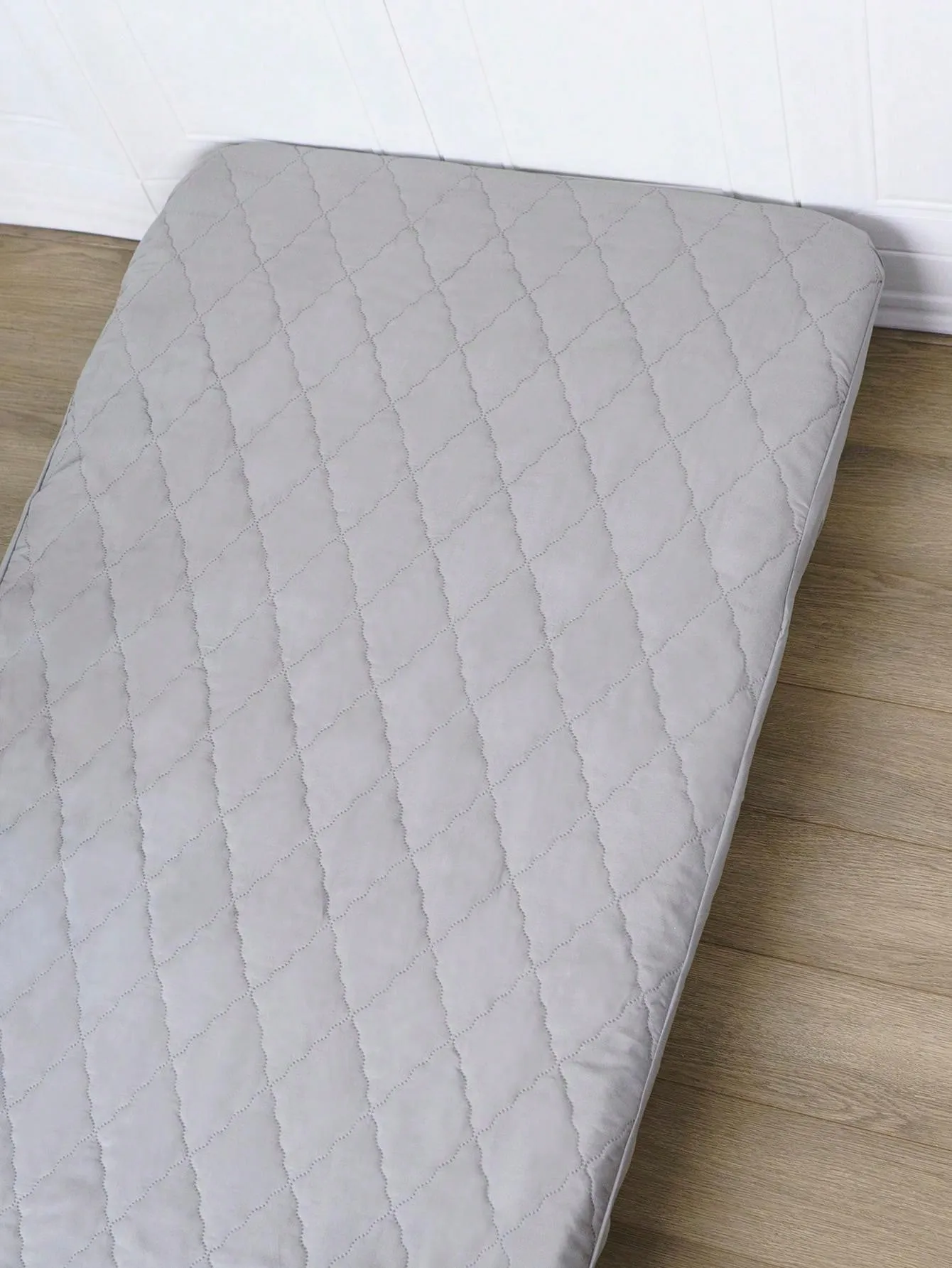1pc Waterproof Mattress Protector For Baby Crib, Breathable & Machine Washable Bed Sheet Cover