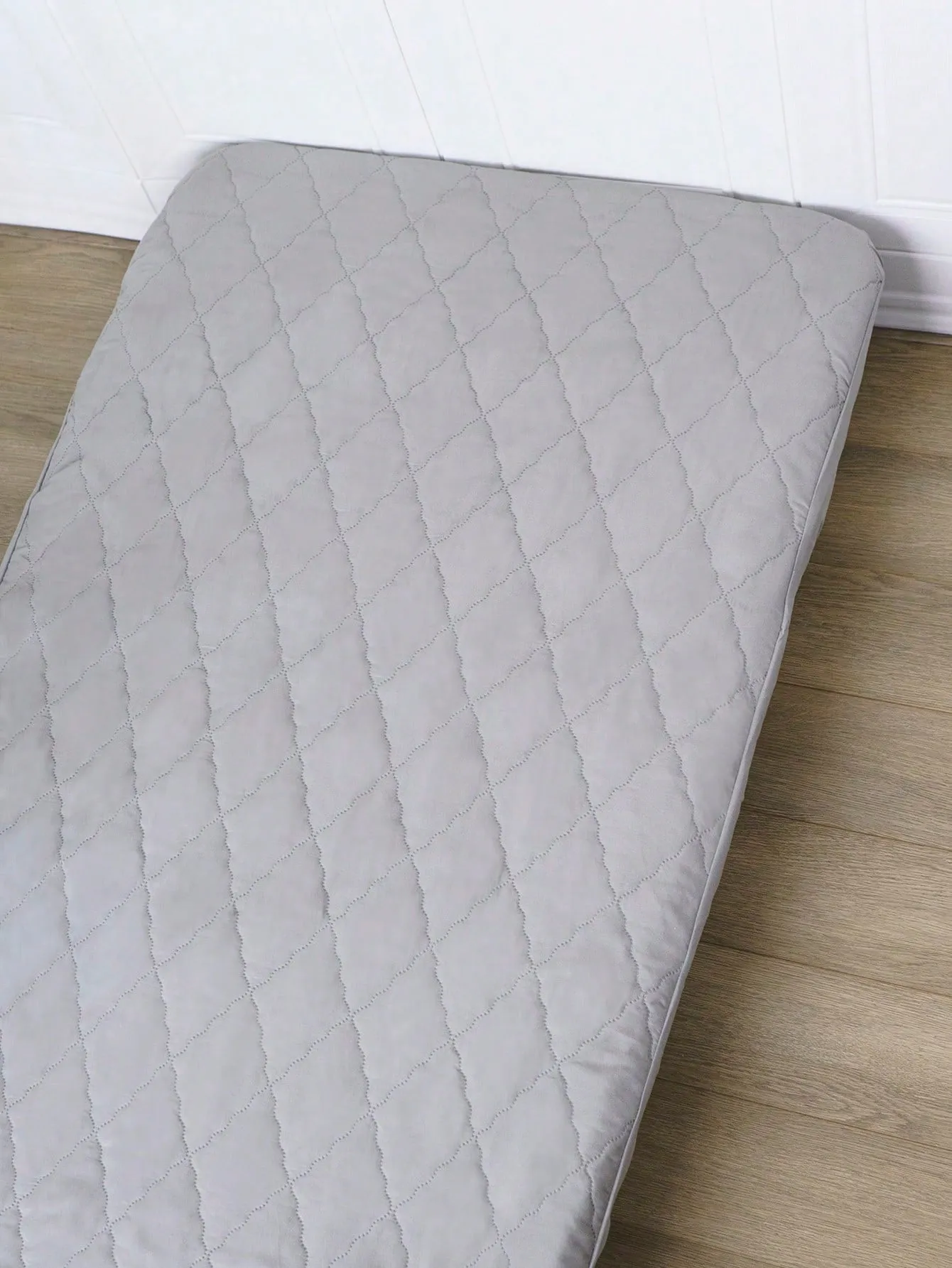 1pc Waterproof Mattress Protector For Baby Crib, Breathable & Machine Washable Bed Sheet Cover