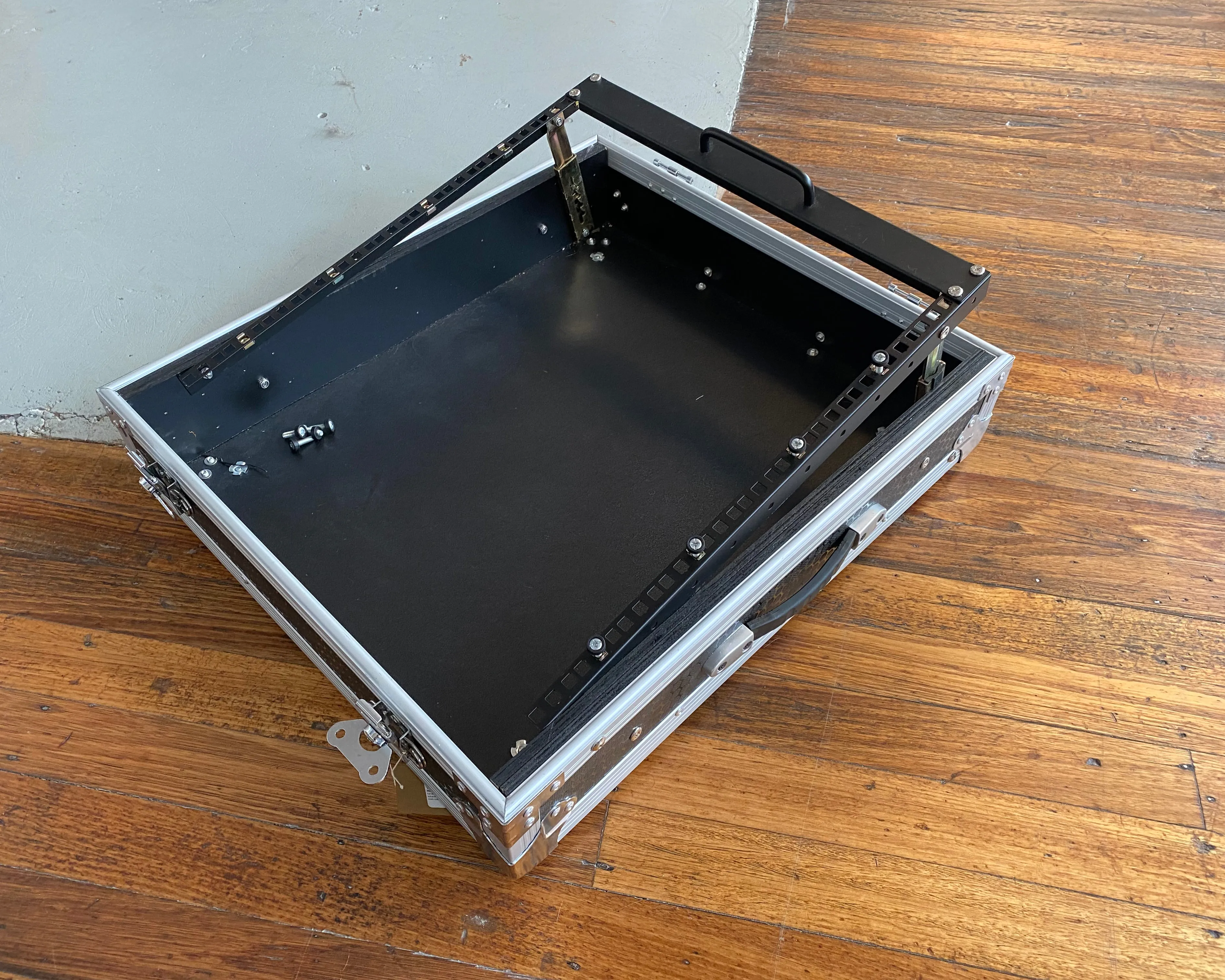 Titan AV 10RU Adjustable Mixer Rack Road Case