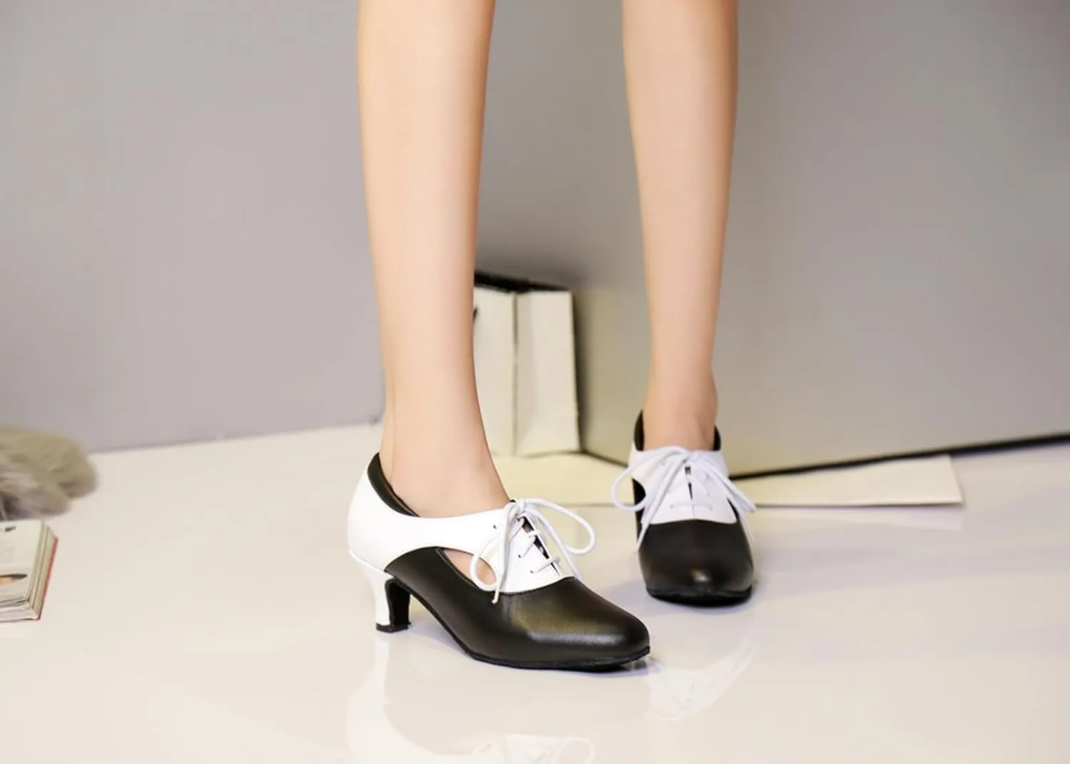 Women's Lace-up Closed Toe Leather Ballroom Tango Party Wedding Practice Performence Dance Shoes
